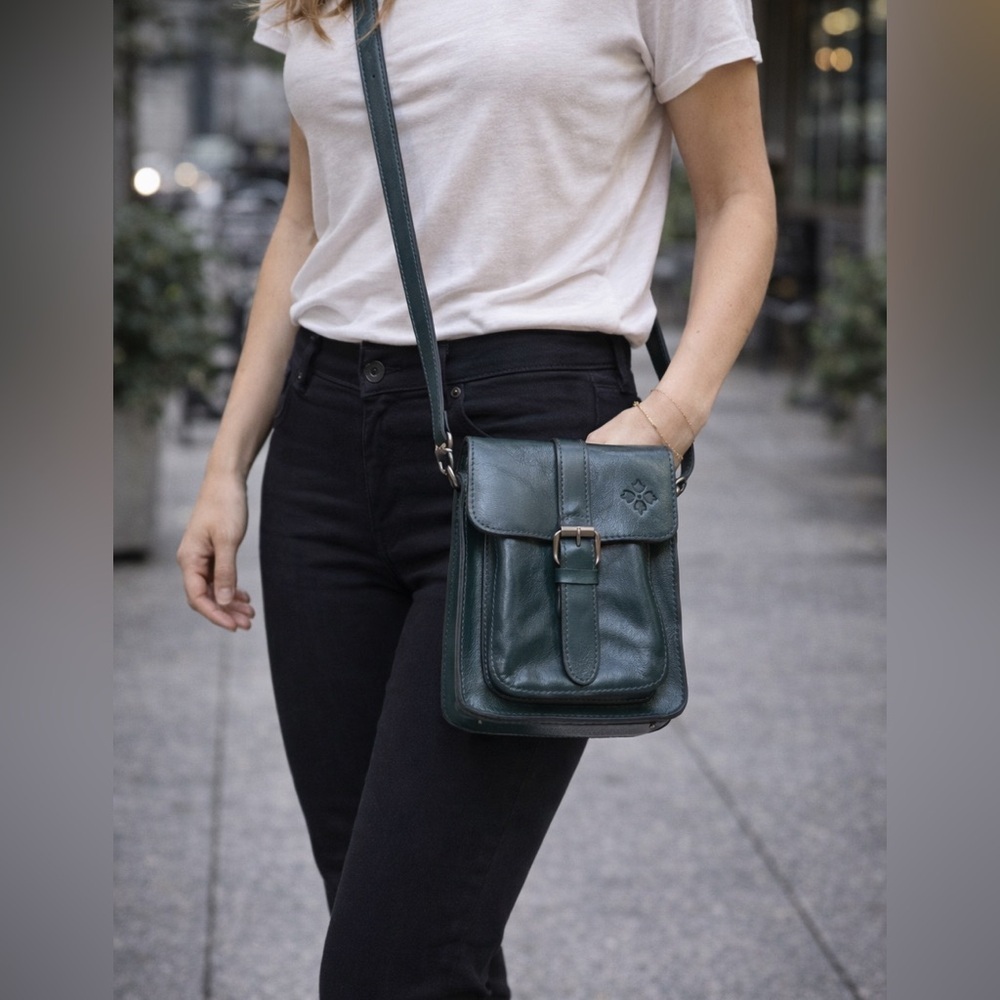 Patricia Nash Cascina cross body and Canelli coin. NWT